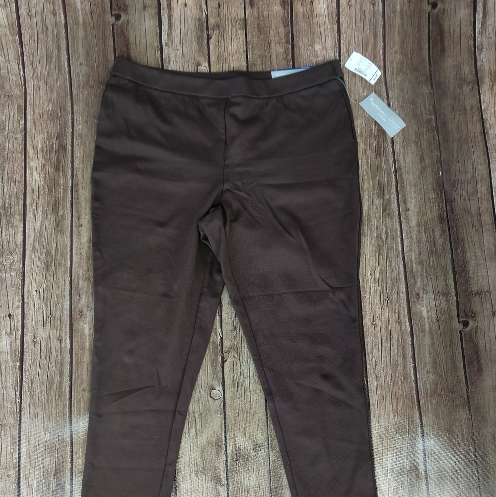 Christopher Banks Signature Slimming Large pants
